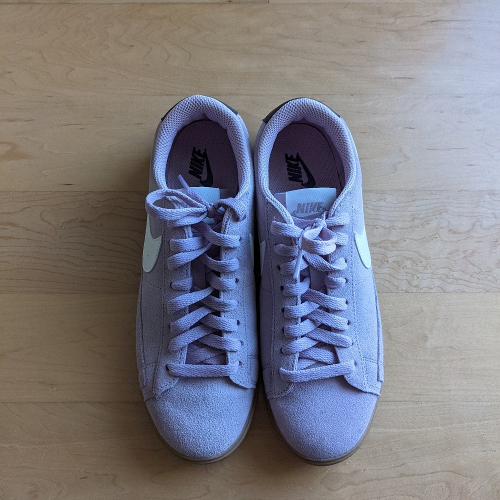 Nike Pink Old School Size 8 (Nike Women's Blazer)